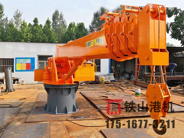 江西新余甲板起重機(jī)廠家船用起重機(jī)如何進(jìn)行裝卸貨物？